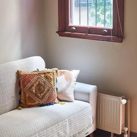 Cozy With A Private Garden * Istanbul