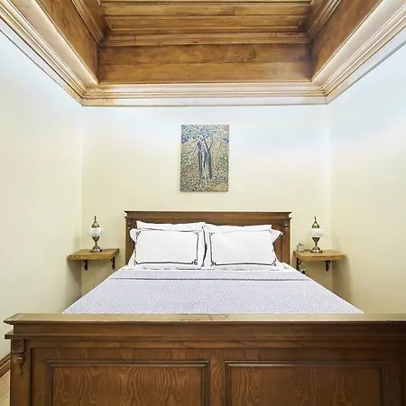 Cozy With A Private Garden Apartment Istanbul